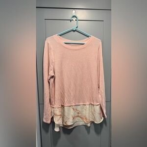 Women’s Lightweight Pink Sweater With Elegant Silk Pattern, Size OX.